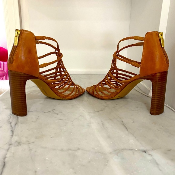 NWOT VINCE CAMUTO Ariah Strappy Sandal Heels - Picture 11 of 14